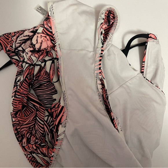 AQUA ROSE One Piece Swim Suit Swimsuit Leaf Print - Picture 8 of 10